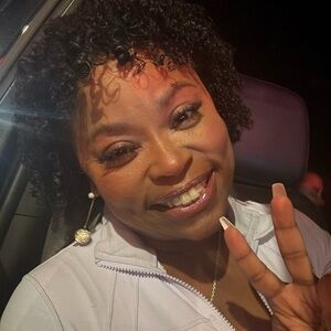 Meet your Posher, Cozetta